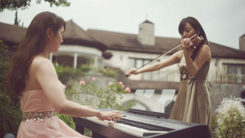 Đàn piano điện Roland dành cho Hoa Hậu Người Mẫu Chân Dài